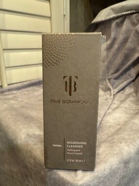 True botanicals Renew Nourishing Cleanser –1.7 fl oz